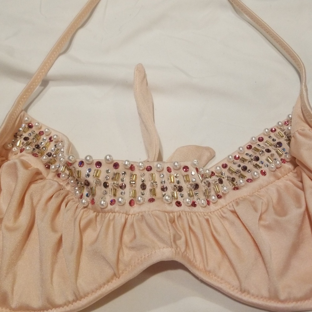 Bikini - Picture 2 of 3